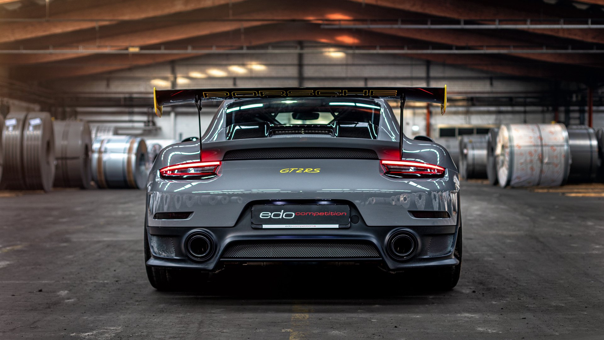 伊布，扛起米兰大旗，挑战那不勒斯雄师